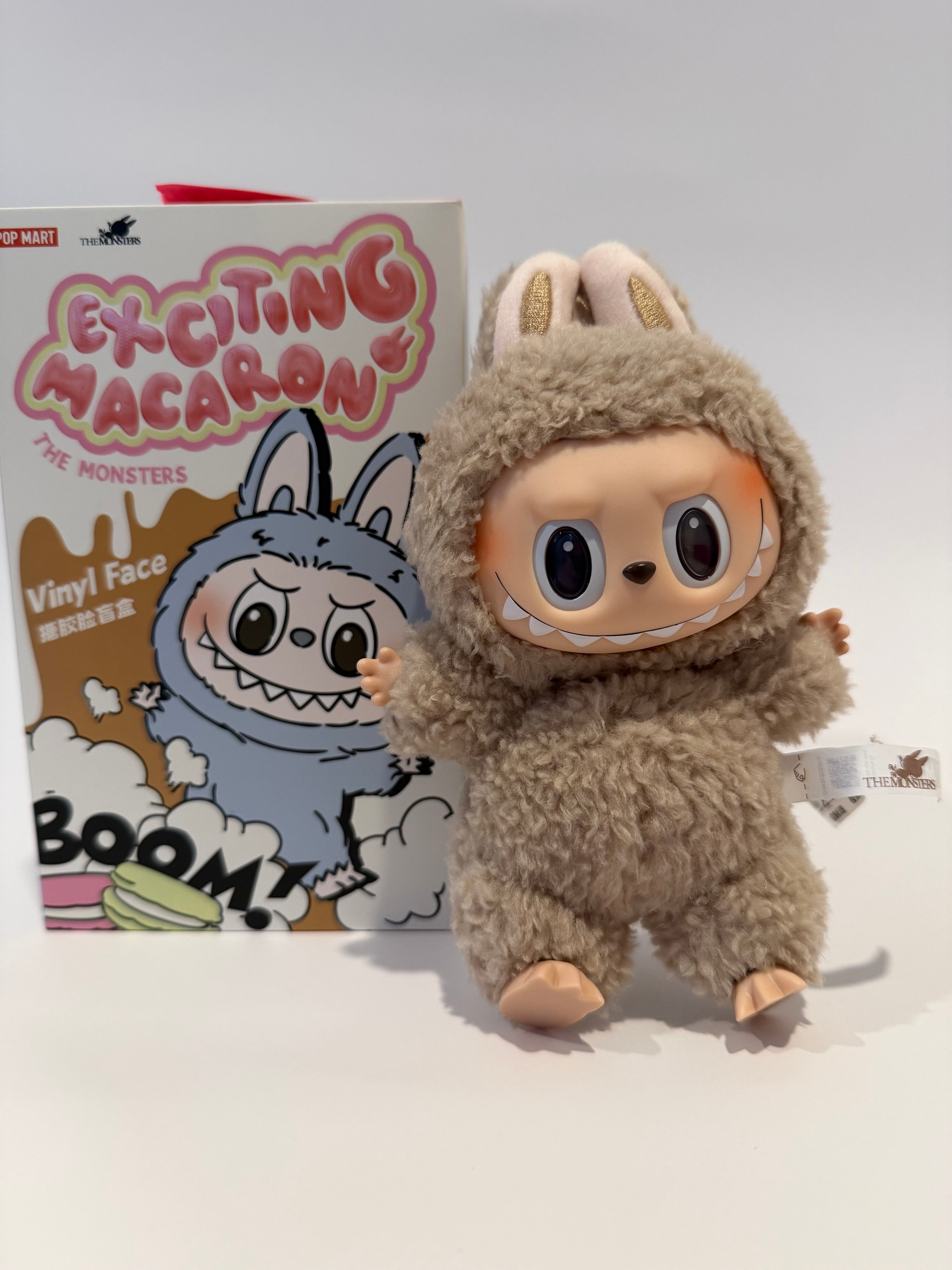 Labubu The Monsters – Exciting Macaron: Toffee
